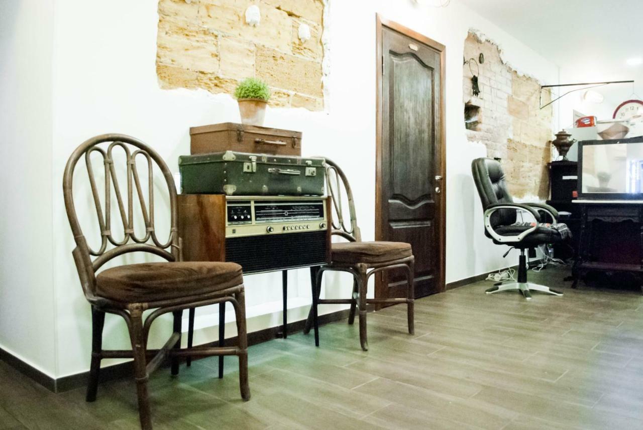 Hostel Uyutniy Dvorik Odessa Exteriör bild